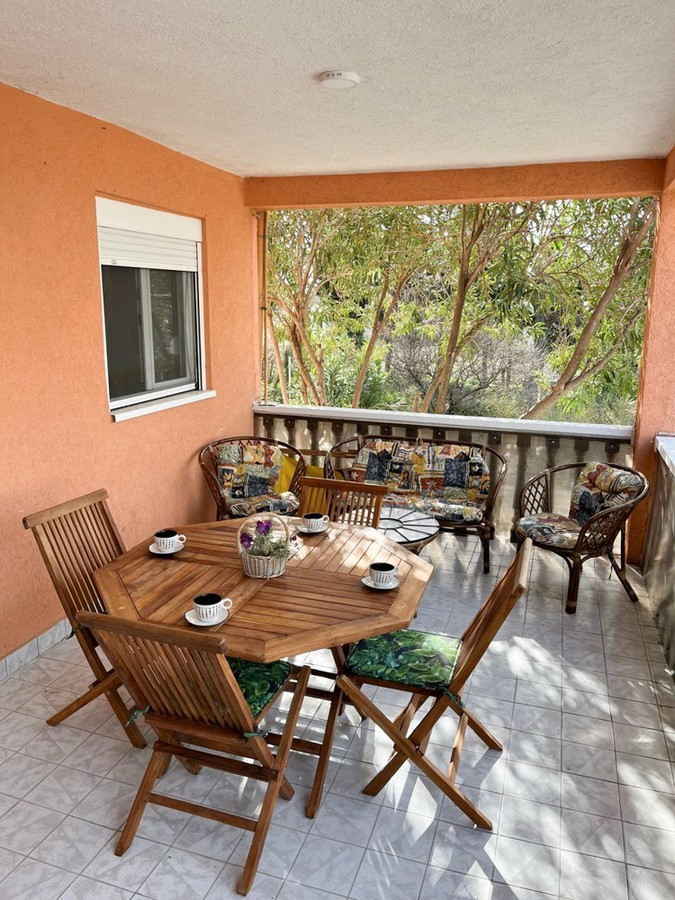 Lijepa renovirana etažna kuća u Sutomoru, Bar